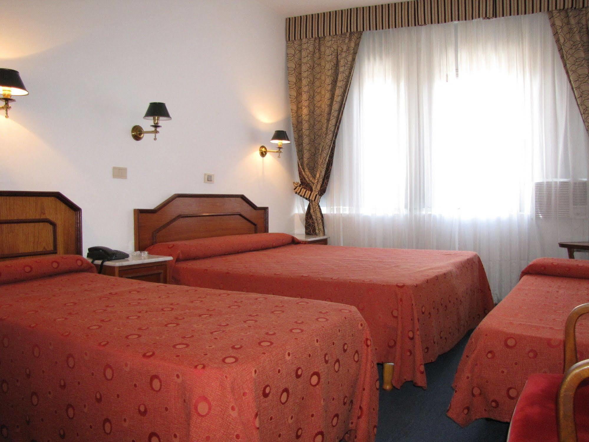 Hotel Tres Sargentos Buenos Aires Zewnętrze zdjęcie